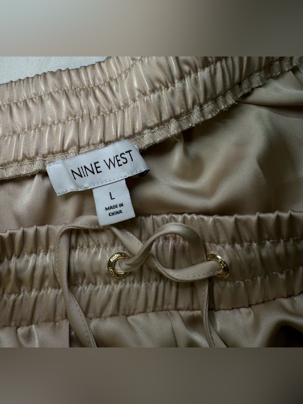 NWOT - NINE WEST Pants Satin Silk Cream/Tan/Beige Boho - Pockets Elastic Waist - Picture 4 of 8